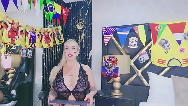 Snapshot of SophieWinsloow chatting on 25, 6, 2026 SophieWinsloow online show from 25, 6, 2026