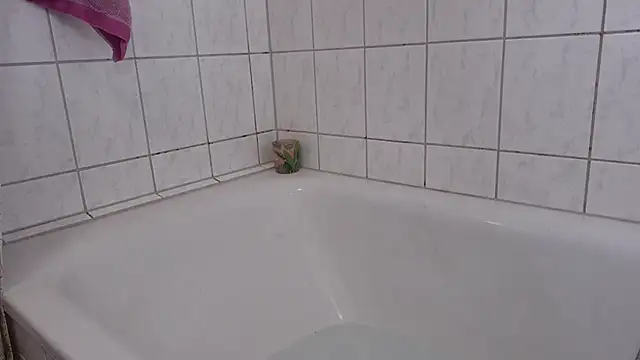 ademandjulia online show from 5, 10, 2025