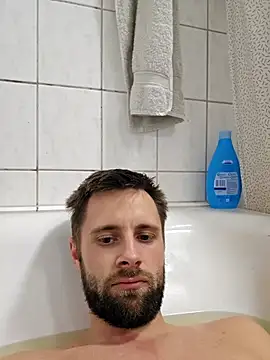 ademandjulia online show from 11, 2, 2026