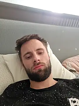 ademandjulia online show from 15, 2, 2026