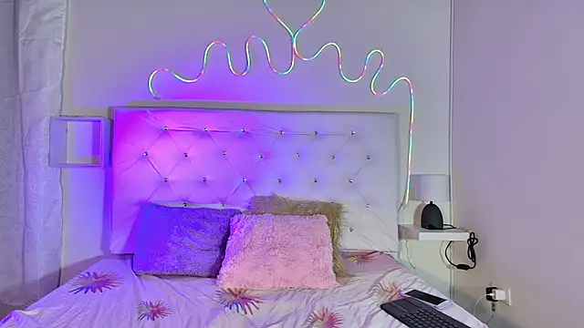 ariana smiith online show from 20, 2, 2025