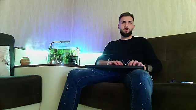 JamieNoxus online show from 4, 3, 2025