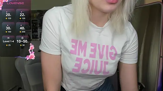 Snapshot of EvelinaLuu chatting on 26, 2, 2026 EvelinaLuu online show from 26, 2, 2026