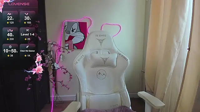 Snapshot of EvelinaLuu chatting on 8, 3, 2026 EvelinaLuu online show from 8, 3, 2026