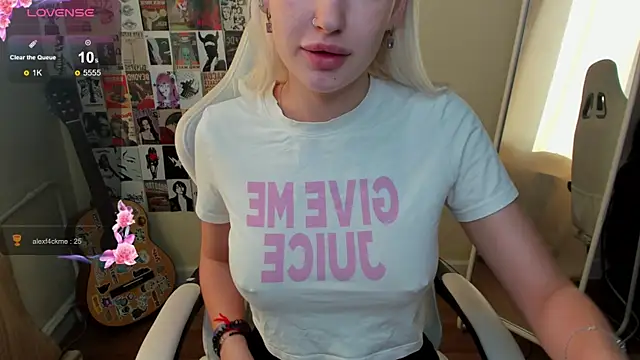 Snapshot of EvelinaLuu chatting on 23, 6, 2026 EvelinaLuu online show from 23, 6, 2026