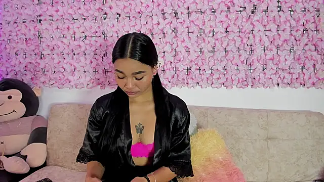 Snapshot of Lynda_Bonnie chatting on 23, 10, 2025 Lynda Bonnie online show from 23, 10, 2025