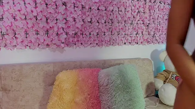 Snapshot of Lynda_Bonnie chatting on 25, 10, 2025 Lynda Bonnie online show from 25, 10, 2025