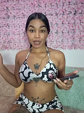 Snapshot of Lynda_Bonnie chatting on 5, 11, 2025 Lynda Bonnie online show from 5, 11, 2025