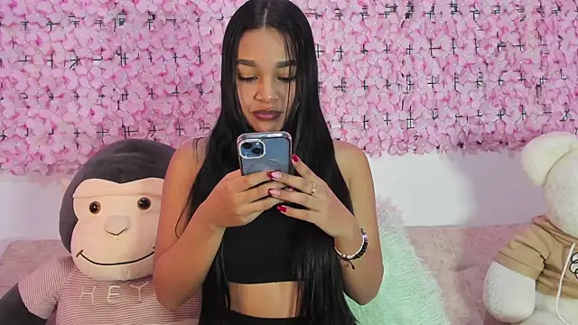 Snapshot of Lynda_Bonnie chatting on 15, 11, 2025 Lynda Bonnie online show from 15, 11, 2025