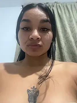 Snapshot of Lynda_Bonnie chatting on 14, 12, 2025 Lynda Bonnie online show from 14, 12, 2025