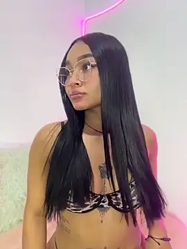 Lynda Bonnie online show from 11, 4, 2026