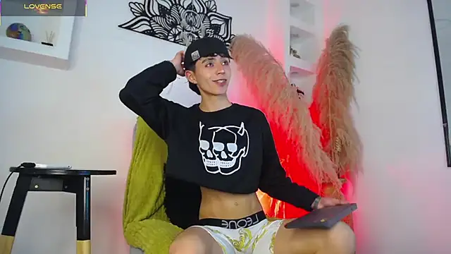 Snapshot of MaikyCooper chatting on 15, 9, 2025 MaikyCooper online show from 15, 9, 2025