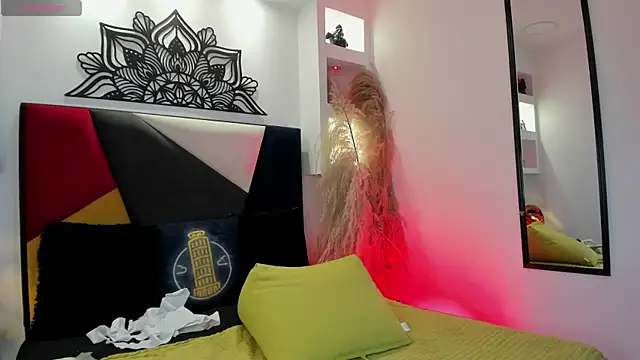 Snapshot of MaikyCooper chatting on 8, 10, 2025 MaikyCooper online show from 8, 10, 2025