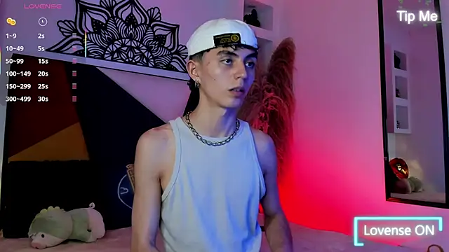 Snapshot of MaikyCooper chatting on 12, 10, 2025 MaikyCooper online show from 12, 10, 2025