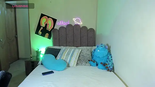 Maryybellax online show from 8, 3, 2025