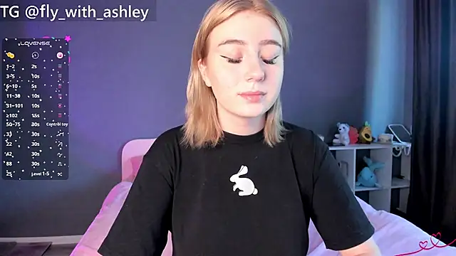 Snapshot of ashley_lovestory chatting on 9, 9, 2025 ashley lovestory online show from 9, 9, 2025