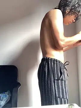 Snapshot of shadowsofgarden chatting on 15, 2, 2025 shadowsofgarden online show from 15, 2, 2025