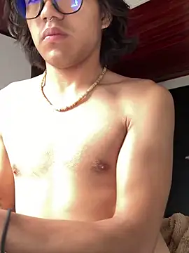 Snapshot of shadowsofgarden chatting on 16, 2, 2025 shadowsofgarden online show from 16, 2, 2025