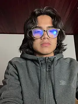 Snapshot of shadowsofgarden chatting on 19, 2, 2025 shadowsofgarden online show from 19, 2, 2025