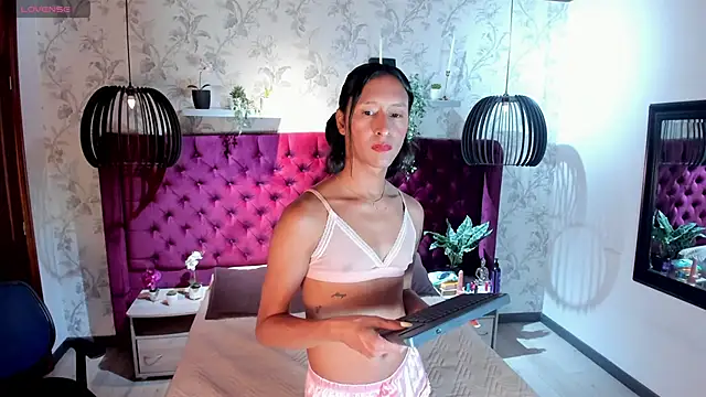 Snapshot of Georgina_Palacios_ chatting on 10, 11, 2025 Georgina Palacios online show from 10, 11, 2025