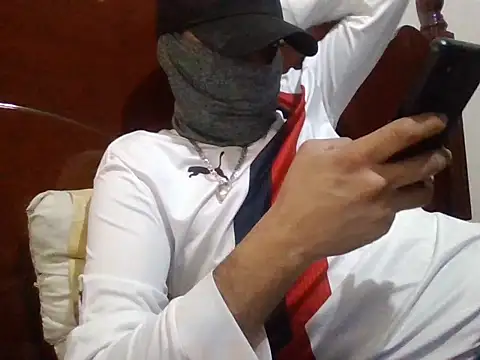 Snapshot of el_muchacho16 chatting on 5, 11, 2025 el muchacho16 online show from 5, 11, 2025