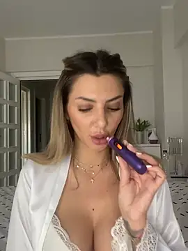 bambidolll online show from 9, 2, 2025