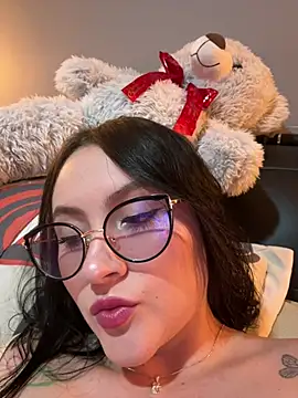 ValentinaOrtiz3 online show from 9, 4, 2026