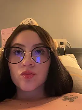 ValentinaOrtiz3 online show from 23, 6, 2026