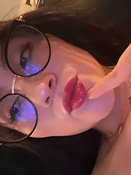 ValentinaOrtiz3 online show from 25, 6, 2026