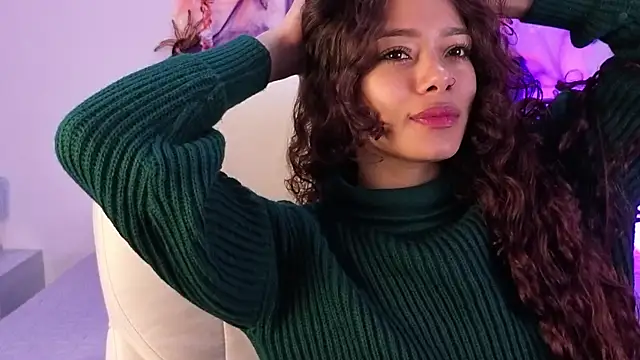 Snapshot of sara_sharma_ chatting on 29, 10, 2025 sara sharma online show from 29, 10, 2025