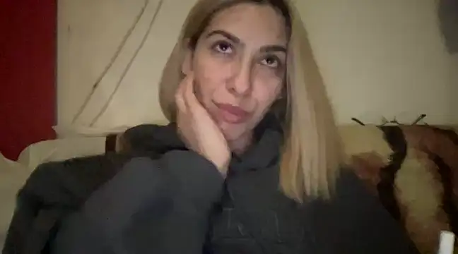 Snapshot of sarrah_rossy chatting on 19, 2, 2025 sarrah rossy online show from 19, 2, 2025