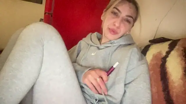 Snapshot of sarrah_rossy chatting on 25, 2, 2025 sarrah rossy online show from 25, 2, 2025