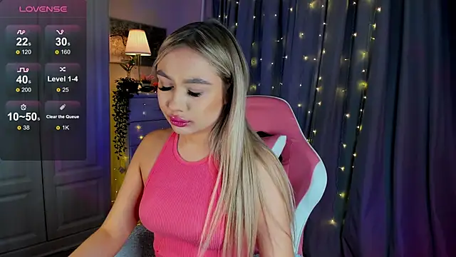 Snapshot of _Loneve__ chatting on 8, 3, 2025  Loneve   online show from 8, 3, 2025