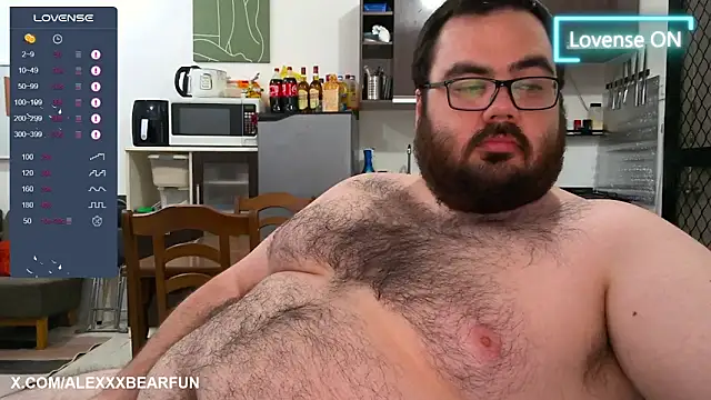 Snapshot of alexxxbear chatting on 6, 3, 2025 alexxxbear online show from 6, 3, 2025