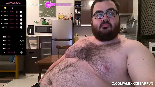 Snapshot of alexxxbear chatting on 9, 10, 2025 alexxxbear online show from 9, 10, 2025