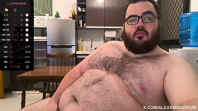 Snapshot of alexxxbear chatting on 30, 11, 2025 alexxxbear online show from 30, 11, 2025