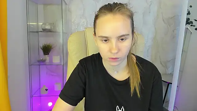 Lika 0ne online show from 8, 11, 2025