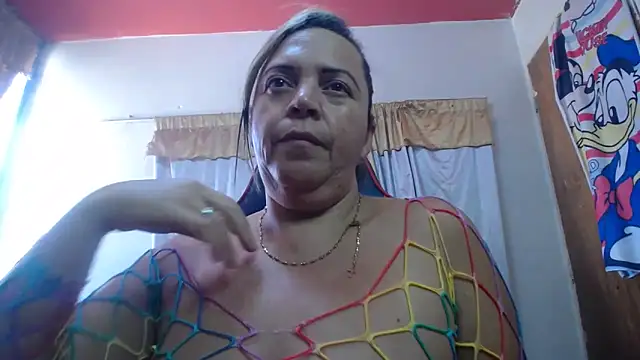 Snapshot of alina_maturehot chatting on 9, 9, 2025 alina maturehot online show from 9, 9, 2025