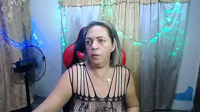 Snapshot of alina_maturehot chatting on 21, 9, 2025 alina maturehot online show from 21, 9, 2025