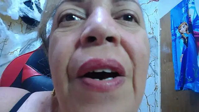 Snapshot of alina_maturehot chatting on 21, 10, 2025 alina maturehot online show from 21, 10, 2025