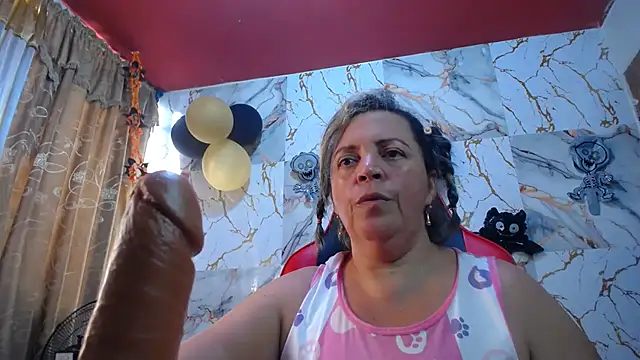 Snapshot of alina_maturehot chatting on 28, 10, 2025 alina maturehot online show from 28, 10, 2025