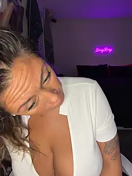 bossyroxy84 online show from 9, 11, 2025