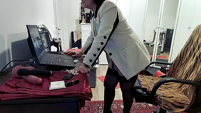 Chanel Noire online show from 8, 1, 2026