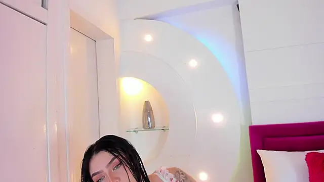 isolari  online show from 6, 2, 2025