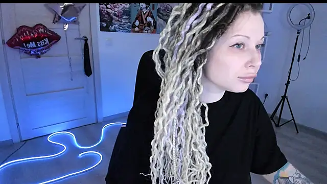 HoneySallyMoore online show from 5, 2, 2026