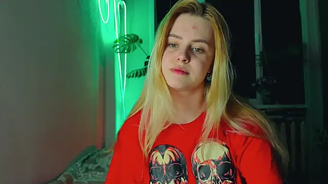 Alexa Pirs online show from 6, 3, 2025