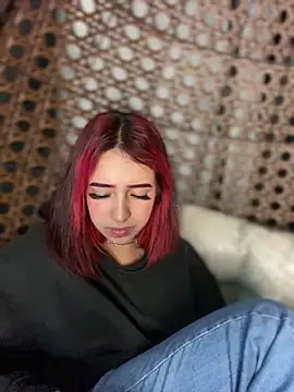 Snapshot of Scarlett-LS chatting on 11, 2, 2025 Scarlett-LS online show from 11, 2, 2025