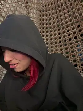 Snapshot of Scarlett-LS chatting on 6, 3, 2025 Scarlett-LS online show from 6, 3, 2025