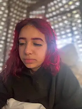 Snapshot of Scarlett-LS chatting on 11, 3, 2025 Scarlett-LS online show from 11, 3, 2025