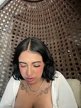 Snapshot of Scarlett-LS chatting on 18, 10, 2025 Scarlett-LS online show from 18, 10, 2025